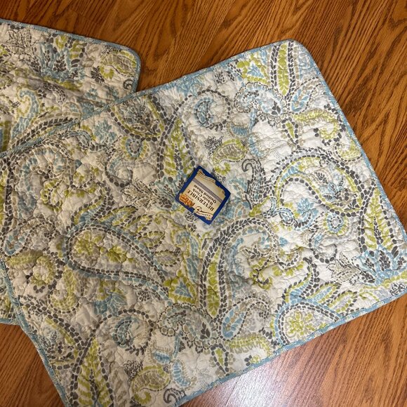 Set of 2 Standard Pillow Shams 20 x 26 inches NWT - Picture 2 of 3